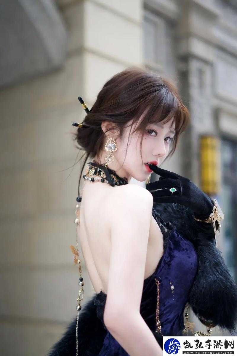 美女站色